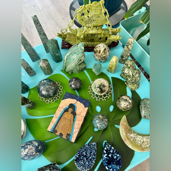 UNLISTED (FINAL SALE) - Picture 3 of 15